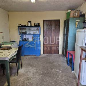 Istra, Buzet, samostojeća kuća, 250m2