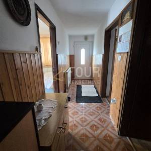 Istra, Buzet, samostojeća kuća, 250m2