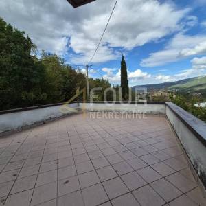 Istra, Buzet, samostojeća kuća, 250m2