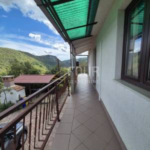 Istra, Buzet, samostojeća kuća, 250m2