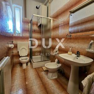 ISTRA, CENTAR, PULA - 3SS+DB stan na prvome katu