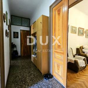 ISTRA, CENTAR, PULA - 3SS+DB stan na prvome katu
