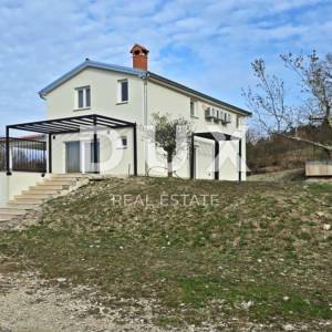 ISTRA, CEROVLJE - Kuća s bazenom i dva građevinska zemljišta