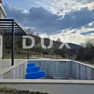 ISTRA, CEROVLJE - Kuća s bazenom i dva građevinska zemljišta