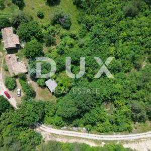 ISTRA, CEROVLJE, OKOLICA - Jedinstvena prilika na tržištu! Selo na osami od 20ha