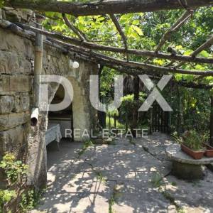 ISTRA, CEROVLJE, OKOLICA - Jedinstvena prilika na tržištu! Selo na osami od 20ha