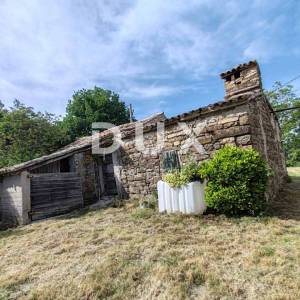 ISTRA, CEROVLJE, OKOLICA - Jedinstvena prilika na tržištu! Selo na osami od 20ha