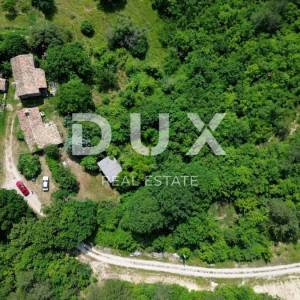 ISTRA, CEROVLJE, OKOLICA - Jedinstvena prilika na tržištu! Selo na osami od 20ha