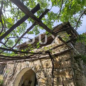 ISTRA, CEROVLJE, OKOLICA - Jedinstvena prilika na tržištu! Selo na osami od 20ha