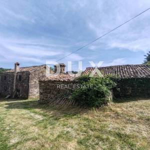 ISTRA, CEROVLJE, OKOLICA - Jedinstvena prilika na tržištu! Selo na osami od 20ha