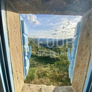 Istra, Cerovlje - okolica, kamena kuća + gospodarski objekt