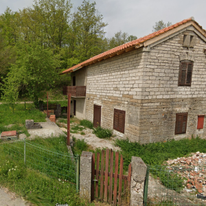 ISTRA, CEROVLJE - Samostojeća kuća djelomično adaptirana