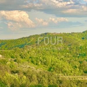Istra, Cerovlje, zemljište 2.257m2 sa 6 ucrtanih ruševina
