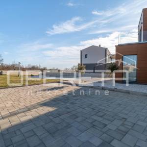 Istra, Divšići, novosagrađena kvalitetna vila sa bazenom, mirna lokacija