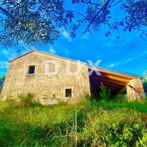 ISTRA, DRAGUĆ - kuća s velikom okućnicom! PRILIKA!