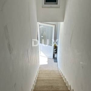 ISTRA, DUGA UVALA - Penthouse s pogledom na uvalu