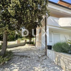 ISTRA, DUGA UVALA - Penthouse s pogledom na uvalu