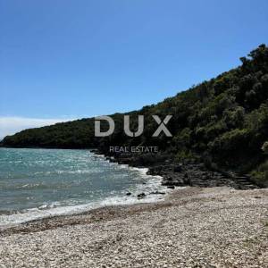 ISTRA, DUGA UVALA Poljoprivredno zemljište 300 metara od plaže!