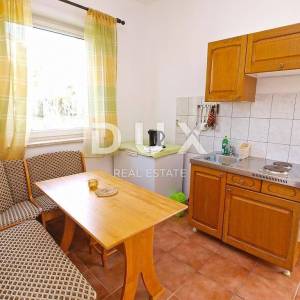 ISTRA, FAŽANA - Etaža kuće s 4 apartmana i vrtom - 500 m OD MORA!!
