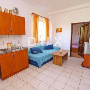 ISTRA, FAŽANA - Etaža kuće s 4 apartmana i vrtom - 500 m OD MORA!!