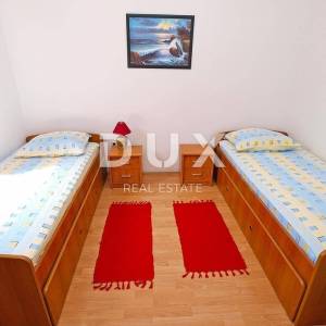 ISTRA, FAŽANA - Etaža kuće s 4 apartmana i vrtom - 500 m OD MORA!!