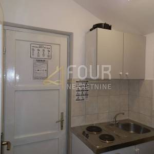 Istra, Fažana, kuća + 2 poslovna prostora + apartman