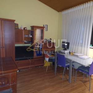 Istra, Fažana, kuća + 2 poslovna prostora + apartman