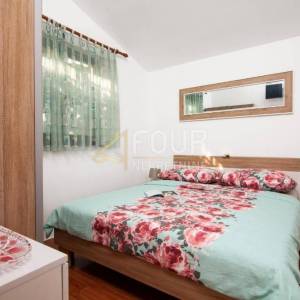 Istra, Fažana, kuća + 2 poslovna prostora + apartman