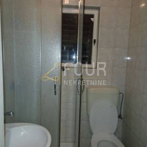 Istra, Fažana, kuća + 2 poslovna prostora + apartman
