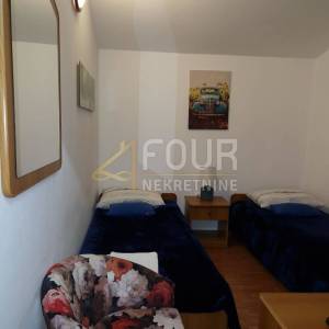 Istra, Fažana, kuća + 2 poslovna prostora + apartman