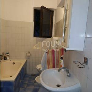 Istra, Fažana, kuća + 2 poslovna prostora + apartman