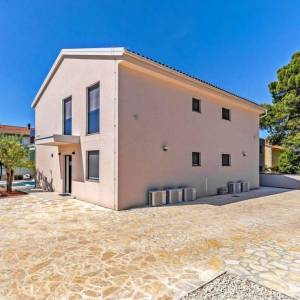 ISTRA, FAŽANA - Kuća s bazenom u blizini mora