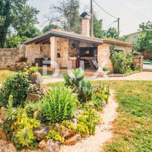 ISTRA, FILIPANA - Romantična autohtona istarska kamena vila