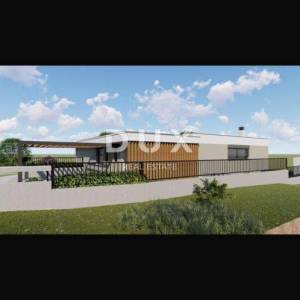 ISTRA, GALIAŽANA - Građevinsko zemljište od 759m2 s izdanom građevinskom dozvolom za prizemnicu od 145m2 s bazenom