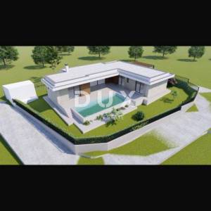 ISTRA, GALIAŽANA - Građevinsko zemljište od 759m2 s izdanom građevinskom dozvolom za prizemnicu od 145m2 s bazenom