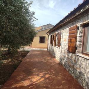 ISTRA, GALIŽANA - Dvije kamene rustikalne vile okružene prirodom