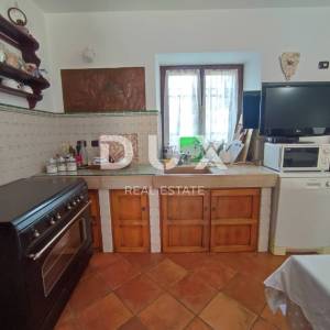 ISTRA, GALIŽANA - Dvije kamene rustikalne vile okružene prirodom