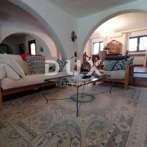 ISTRA, GALIŽANA- Jedinstvena rustikalna kuća sa pogledom na Brijunsko otočje!