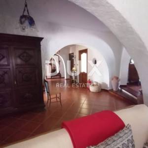 ISTRA, GALIŽANA- Jedinstvena rustikalna kuća sa pogledom na Brijunsko otočje!