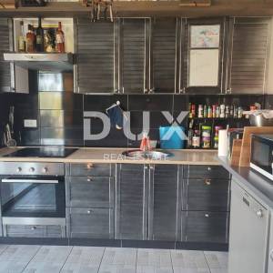 ISTRA, GALIŽANA - Kuća s predivnom okućnicom i bazenom