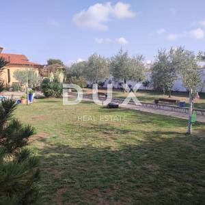 ISTRA, GALIŽANA - Kuća s predivnom okućnicom i bazenom