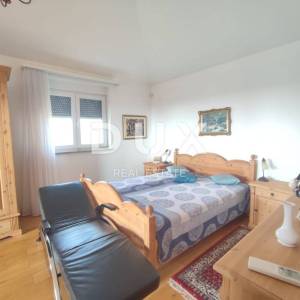 ISTRA, GALIŽANA - Kuća s predivnom okućnicom i bazenom