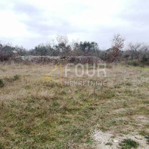 Istra, Galižana, poljoprivredno zemljište 571m2