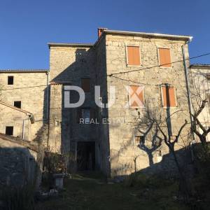 ISTRA, GRAČIŠĆE - Kuća u samom centru naselja
