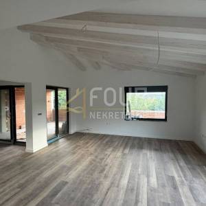 Istra, Gračišće, nova samostojeća kuća 303m2, velika okućnica!