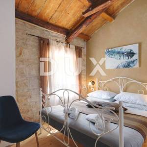 ISTRA, GRAČIŠĆE- Prekrasna kamena kuća s bazenom