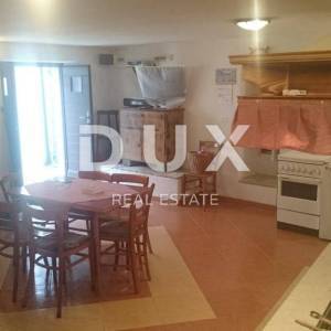 ISTRA, GRAČIŠĆE - Renovirana kuća u starogradskoj jezgri