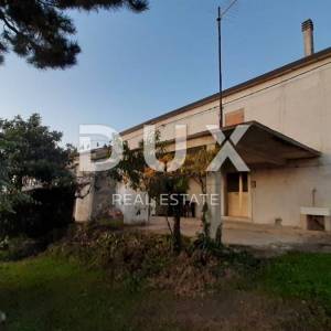 ISTRA, GROŽNJAN - Kamena kuća s pogledom na more 