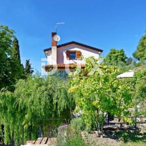 ISTRA, GROŽNJAN - Kuća na atraktivnoj lokaciji