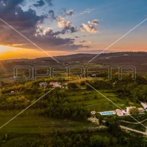 Istra, Grožnjan, luksuzna vila na osami sa panoramskim pogledom